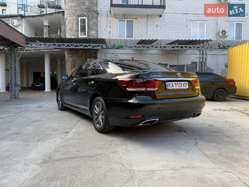 Седан Lexus LS 2012 в Умани