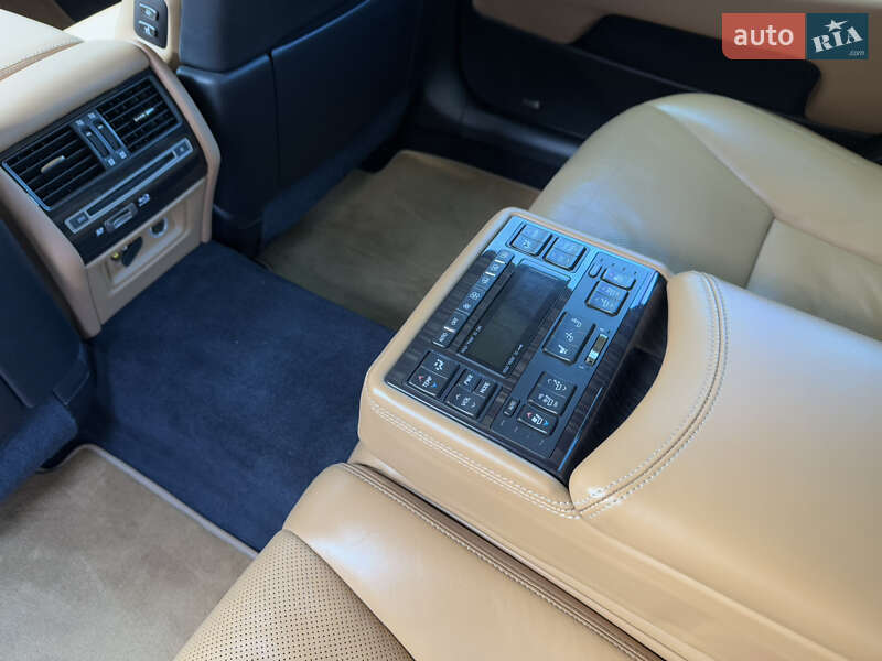 Седан Lexus LS 2012 в Умани