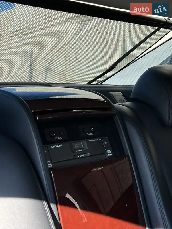 Седан Lexus LS 2007 в 