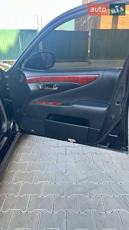 Седан Lexus LS 2008 в Одессе