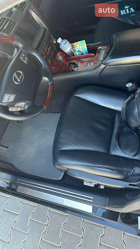 Седан Lexus LS 2008 в Одессе