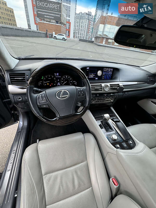 Седан Lexus LS 2014 в Киеве