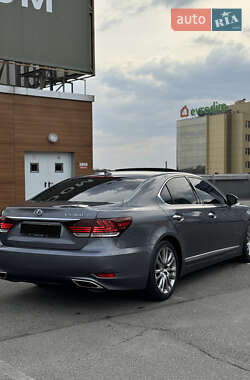 Седан Lexus LS 2014 в 