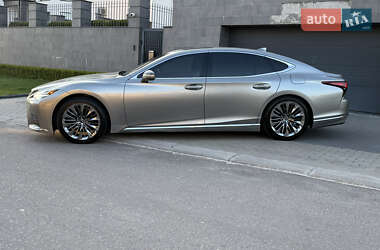 Седан Lexus LS 2022 в 