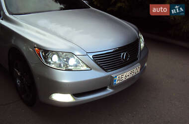 Седан Lexus LS 2008 в 
