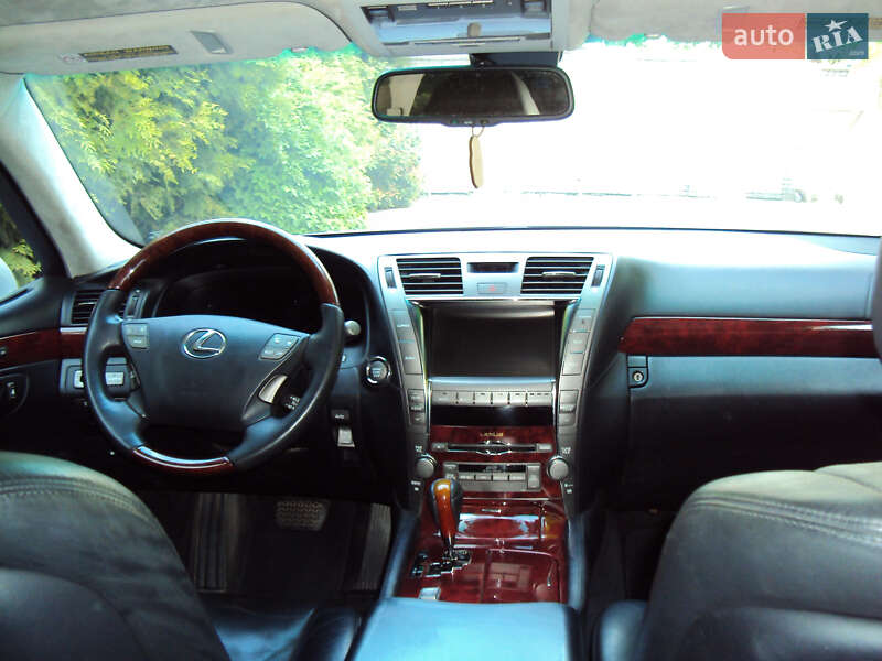 Седан Lexus LS 2008 в Дніпрі