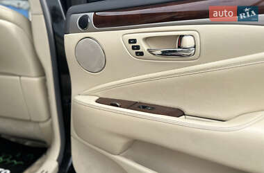Седан Lexus LS 2014 в 