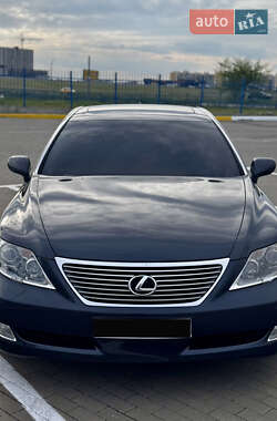 Седан Lexus LS 2008 в 