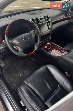 Седан Lexus LS 2008 в 