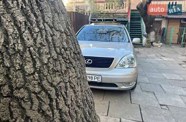 Седан Lexus LS 2000 в 