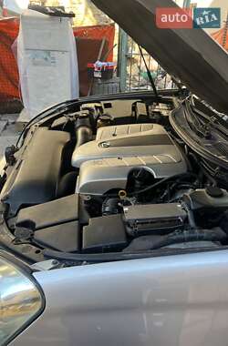 Седан Lexus LS 2000 в 