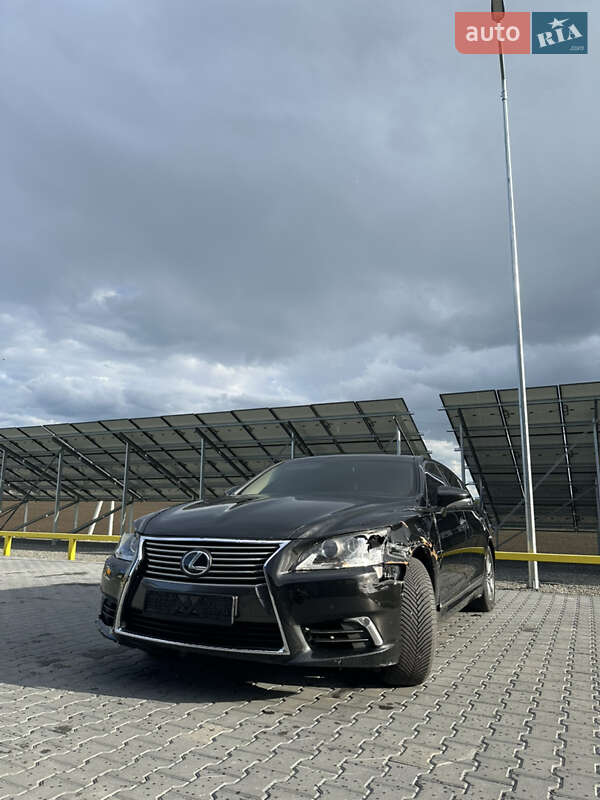 Lexus LS 2013