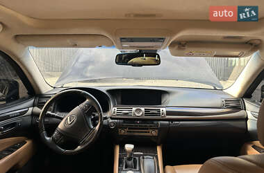 Седан Lexus LS 2013 в 