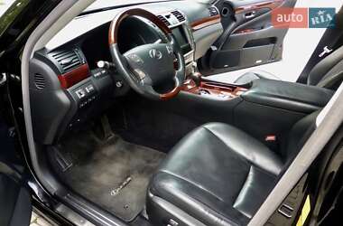 Седан Lexus LS 2010 в 