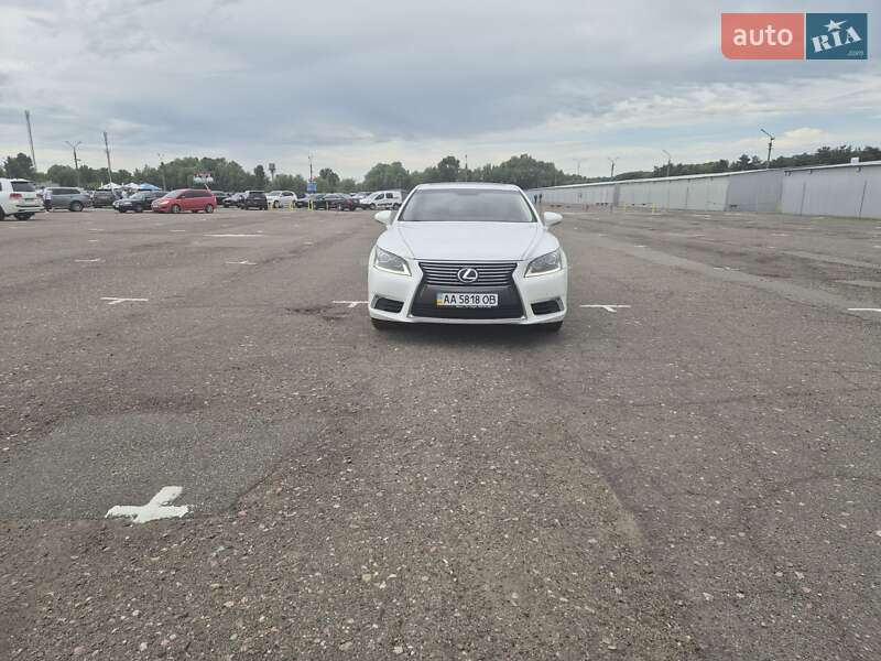 Седан Lexus LS 2013 в Киеве