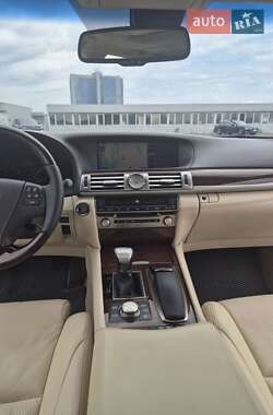 Седан Lexus LS 2013 в 