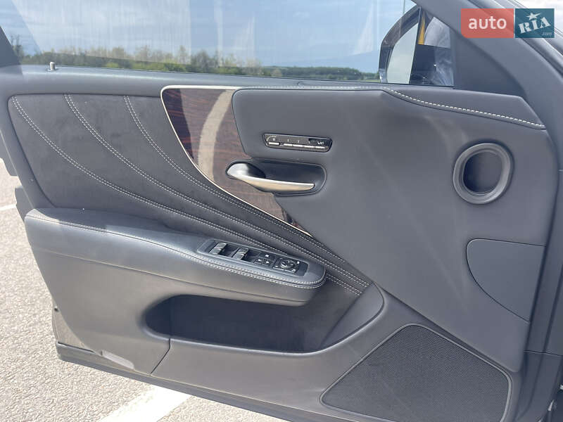 Седан Lexus LS 2019 в Киеве