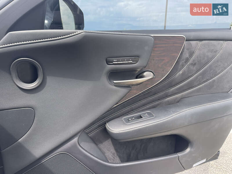 Седан Lexus LS 2019 в Киеве