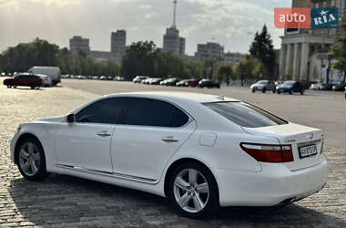 Седан Lexus LS 2008 в 