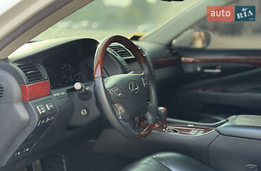 Седан Lexus LS 2008 в 