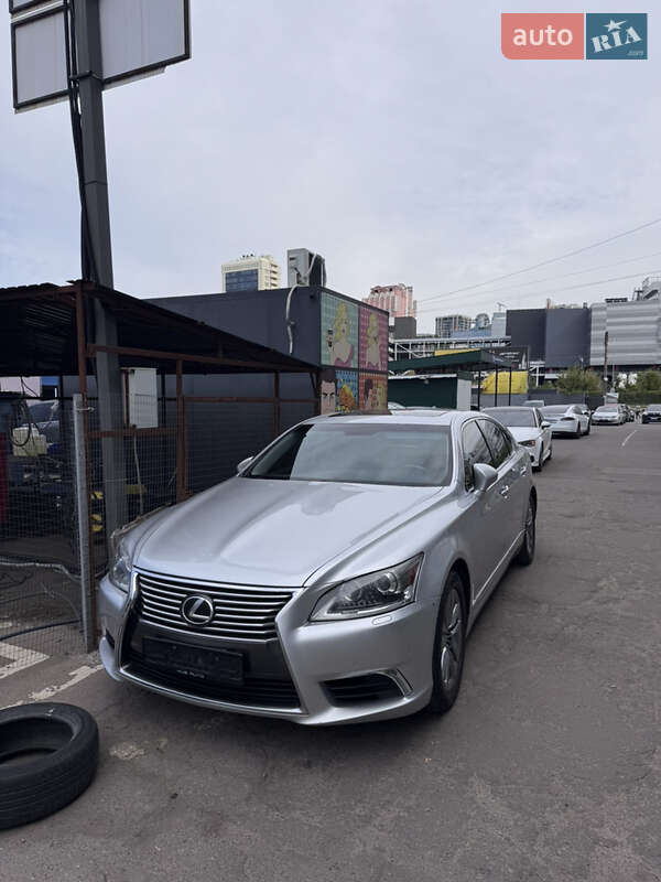 Седан Lexus LS 2013 в Киеве