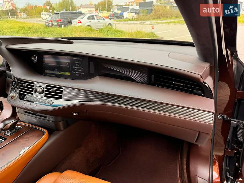Седан Lexus LS 2018 в Львове фото 49 Седан Lexus LS 2018 в Львове