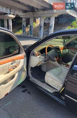 Седан Lexus LS 2005 в 