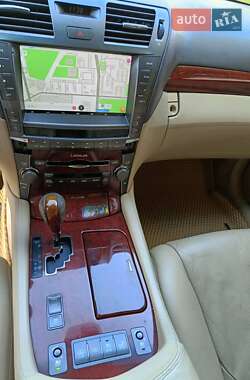 Седан Lexus LS 2007 в 