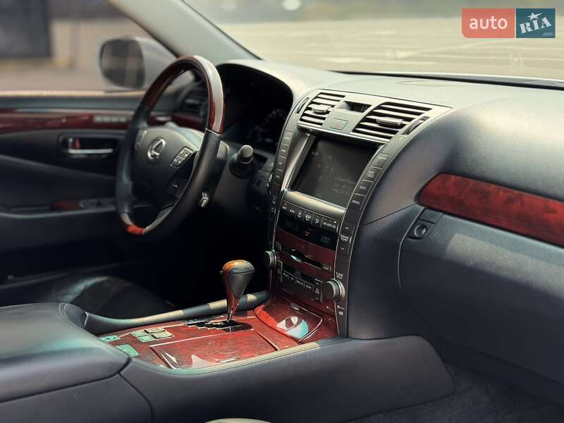 Седан Lexus LS 2008 в Сумах