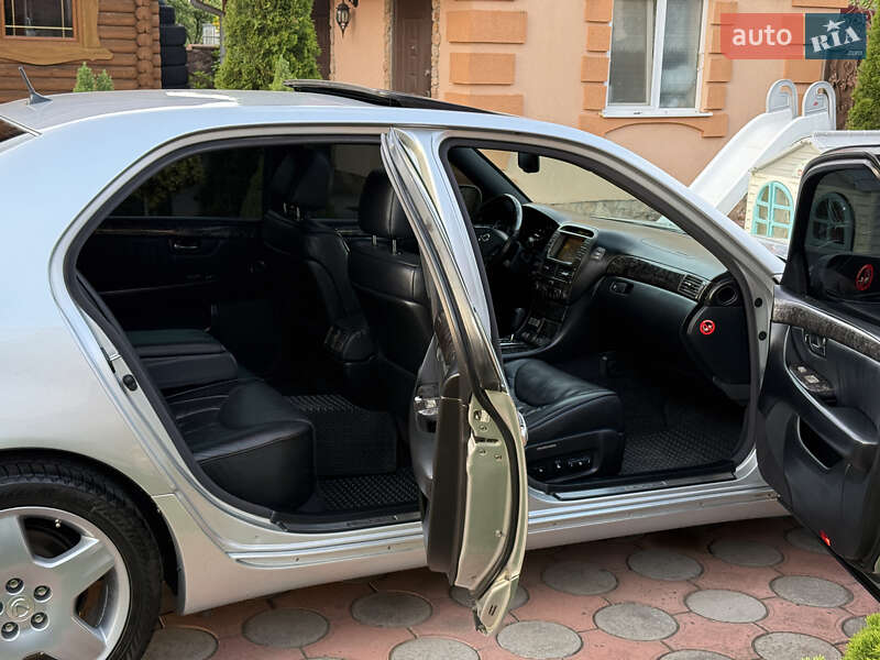 Седан Lexus LS 2004 в Вараше
