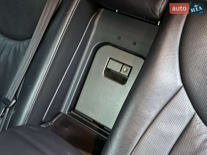 Седан Lexus LS 2004 в Вараше