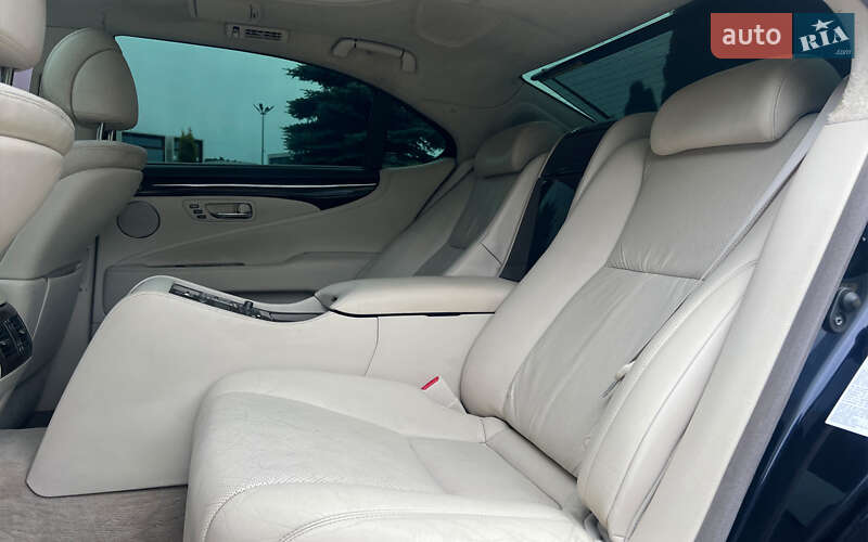 Седан Lexus LS 2007 в Львове