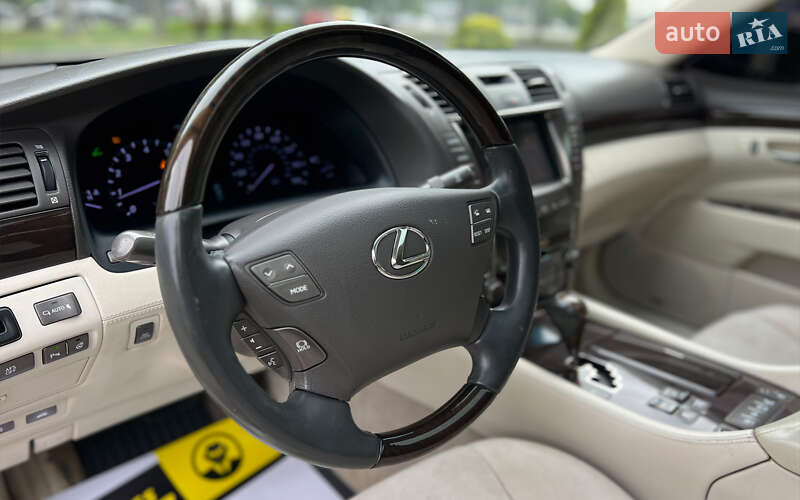 Седан Lexus LS 2007 в Львове
