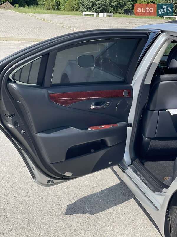 Седан Lexus LS 2008 в Дніпрі