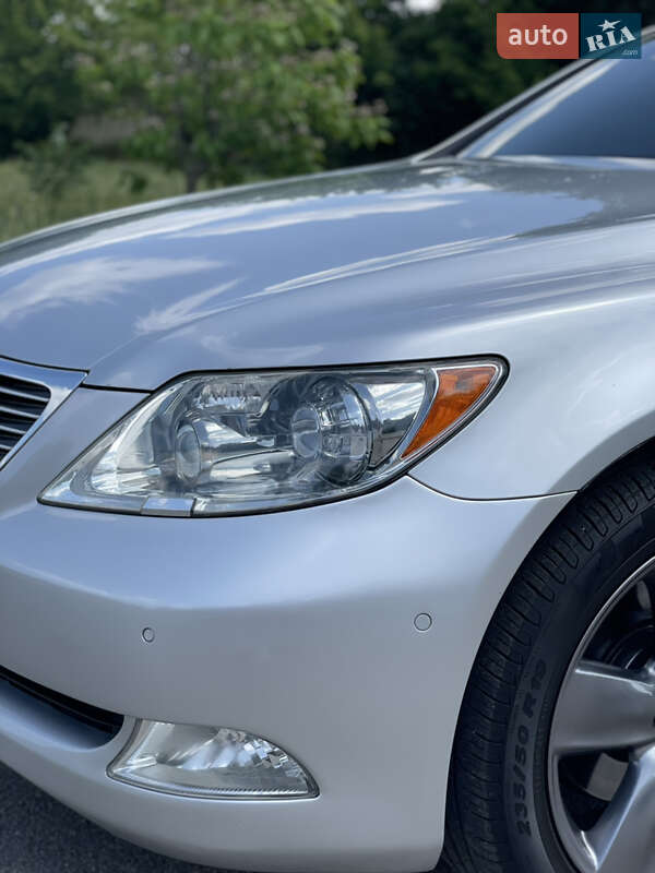Седан Lexus LS 2008 в Дніпрі