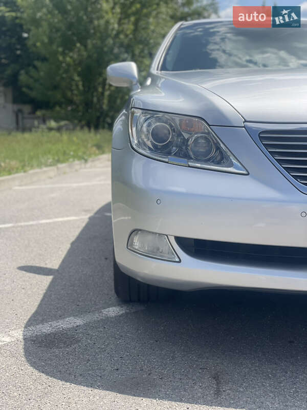Седан Lexus LS 2008 в Дніпрі