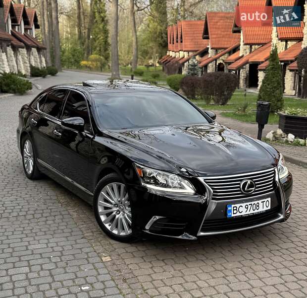 Седан Lexus LS 2013 в Львове