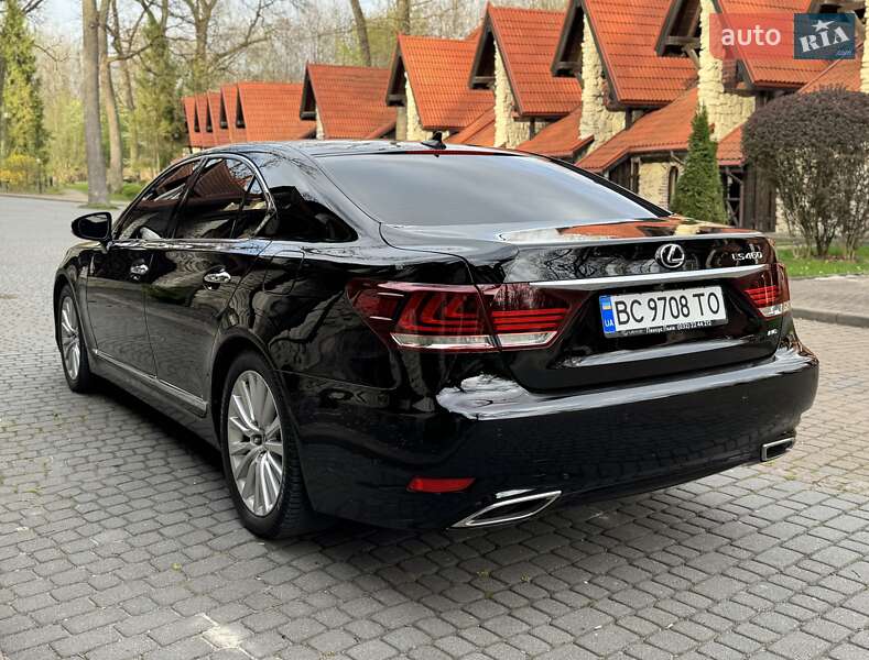 Седан Lexus LS 2013 в Львове