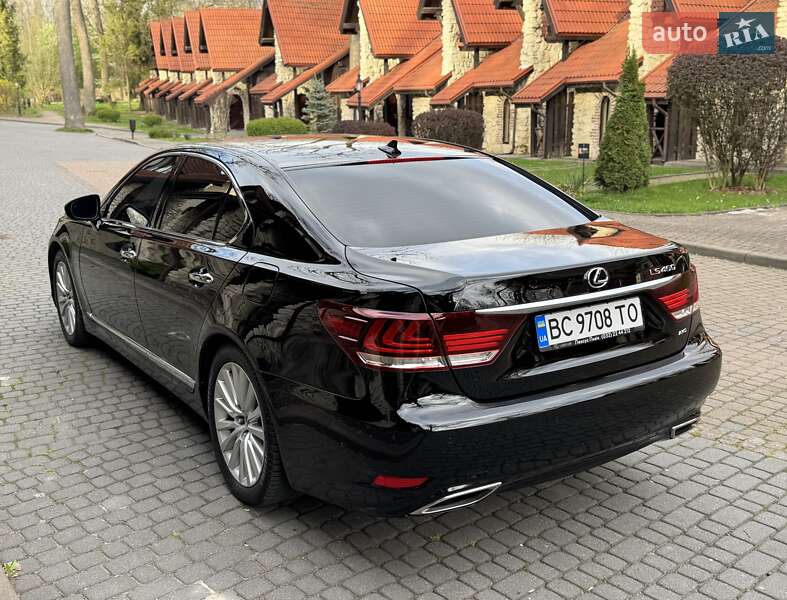 Седан Lexus LS 2013 в Львове