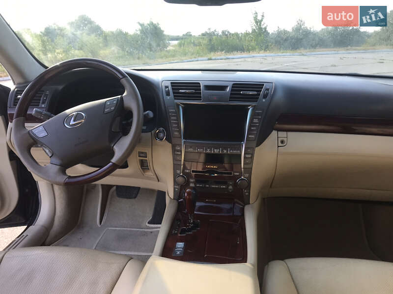 Седан Lexus LS 2007 в Новій Одесі