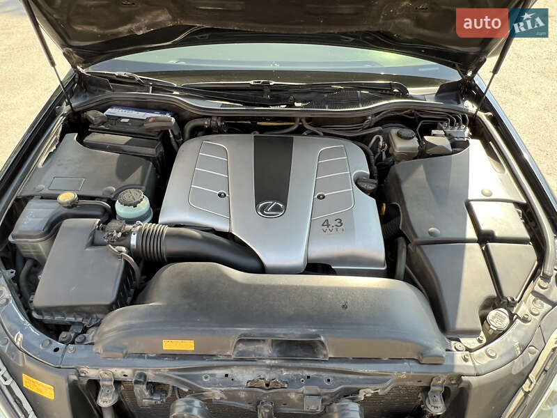 Седан Lexus LS 2003 в Запорожье