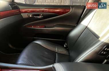 Седан Lexus LS 2008 в 