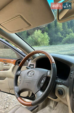 Седан Lexus LS 2004 в 