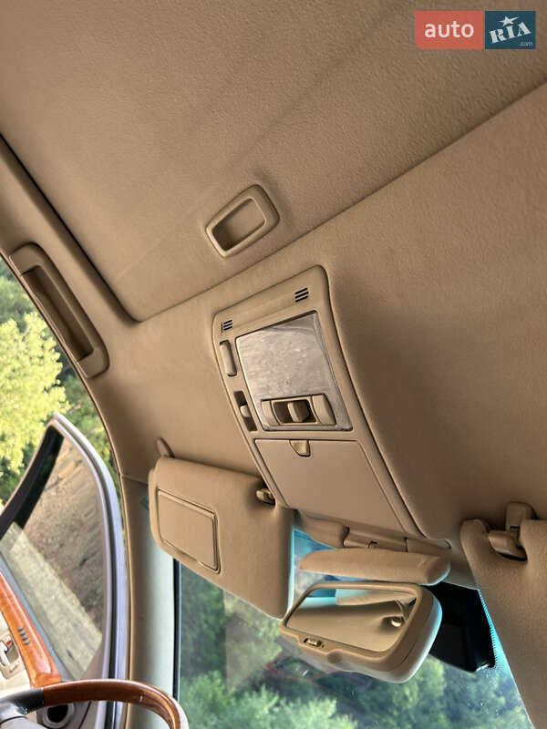 Седан Lexus LS 2004 в Яремче