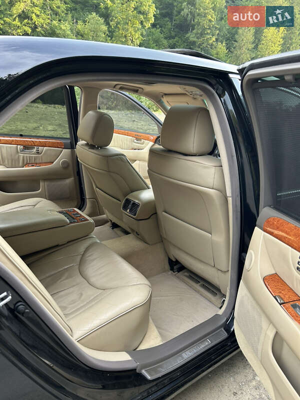 Седан Lexus LS 2004 в Яремче