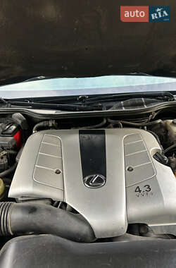 Седан Lexus LS 2004 в 