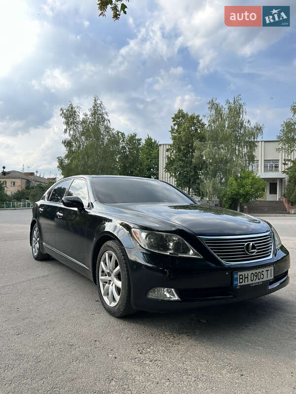 Седан Lexus LS 2007 в Чечельнике