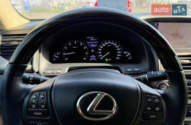 Седан Lexus LS 2012 в 
