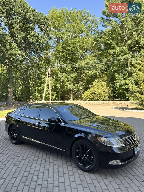 Седан Lexus LS 2007 в Шполе