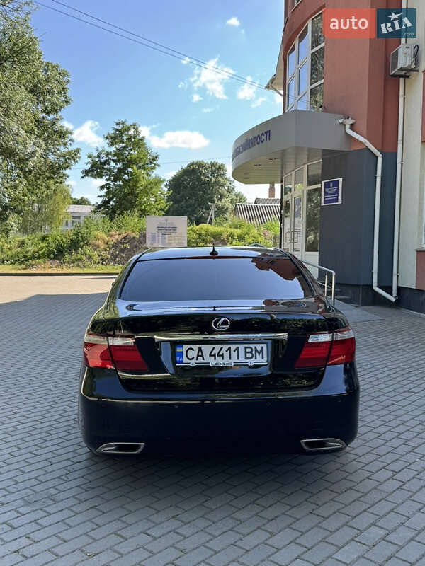 Седан Lexus LS 2007 в Шполе